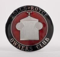 ROLLS ROYCE: A Rolls Royce owners club grille badge, an excellent enamel version, bolt style fitting on rear, 10 cm diameter