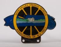 AVON VALLEY: An Avon Valley (W.A) Vintage Vehicle Association badge with mounting holes, 9 cm in diameter