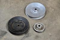 PULLEY: A quanity of various sized pulleys [Location: Sydney]