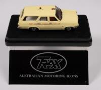 HOLDEN HD: A 1:43 scale Trax Holden HD Wagon model Ambulance, model number TR57D - 2