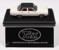 CHRYSLER VG VALIANT REGAL: A 1:43 scale Trax Chrysler VG Valiant Regal model, finished in alpine white with a black vinyl roof, model number TR92