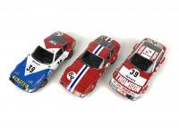 FERRARI: Trio of 1:18 scale Ferrari 365 GTB/4 racing cars produced by Kyosho (NB description) - 2