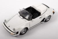 PORSCHE: A 1:24 scale 1989 Porsche 911 cabriolet, white colour, by Maisto Models, no box