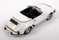 PORSCHE: A 1:24 scale 1989 Porsche 911 cabriolet, white colour, by Maisto Models, no box - 2