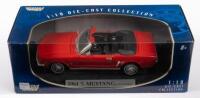 FORD: A 1:18 scale Motormax 1964 1/2 Ford Mustang convertible, loose in box - 3