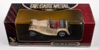 MG TC MIDGET: A 1:18 scale&nbsp;1947 MG TC Midget, finished in cream paintwork with red interior - 3