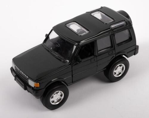 LAND ROVER: A 1:32 scale 1997 Land Rover Discovery model, colour green, by Speedy Power Models, no box