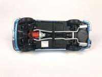 CHEVROLET: Three 1:18 scale Chevrolet Corvettes (NB description) - 11