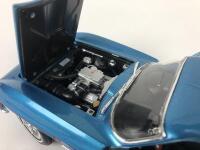 CHEVROLET: Three 1:18 scale Chevrolet Corvettes (NB description) - 13
