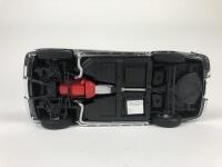 CHEVROLET: Three 1:18 scale Chevrolet Corvettes (NB description) - 21