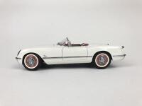 CHEVROLET: Three 1:18 scale Chevrolet Corvettes (NB description) - 26