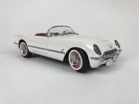 CHEVROLET: Three 1:18 scale Chevrolet Corvettes (NB description) - 28