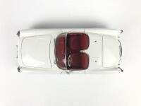 CHEVROLET: Three 1:18 scale Chevrolet Corvettes (NB description) - 31