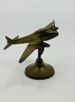 DE HAVILLAND MOSQUITO MODEL: De Havilland 'Mosquito' Fighter/Bomber Model 20cm wingspan, solid brass on base [Location: Sydney]
