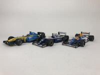 RENAULT: Three 1:18 scale Renault Formula 1 racing cars (NB description)