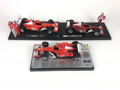 FERRARI: Group of 1:18 scale Ferrari Formula 1 racing cars produced by Hotwheels (NB description)