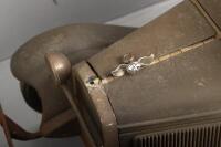 FORD A MODEL: A 1:18 scale 1931 Ford&nbsp;model A pick up,&nbsp;finished in a weathered rust look and real wooden sides - 2