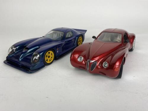 AMERICAN CARS: Two 1:18 American Car Models. Chrysler, Panoz models (NB description)