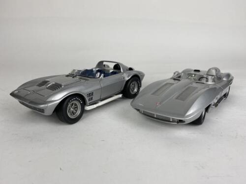 CORVETTE: Two Chevrolet Corvette models (NB description)