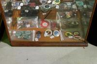 DISPLAY CASE: A nice circa 1920s antique timber display case, 93cm high, 79cm wide, 69cm deep - 3