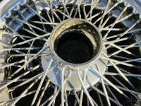 JAGUAR WIRE WHEELS: A set of five Jaguar chrome wire wheel rims from a 4.2 Series 2 E-type [Location: Sydney] - 5