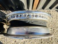 JAGUAR WIRE WHEELS: A set of five Jaguar chrome wire wheel rims from a 4.2 Series 2 E-type [Location: Sydney] - 12