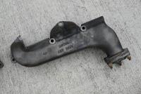 AUSTIN-HEALEY: A triple carburettor set-up to suit 3000 BN7 or BT7 models, including a crack-tested 12-port cylinder head that has never been machined, inlet valves, inlet and exhaust manifolds, triple carburettors, air cleaners and rocker cover. [Locatio - 32