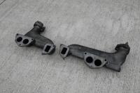 AUSTIN-HEALEY: A triple carburettor set-up to suit 3000 BN7 or BT7 models, including a crack-tested 12-port cylinder head that has never been machined, inlet valves, inlet and exhaust manifolds, triple carburettors, air cleaners and rocker cover. [Locatio - 36