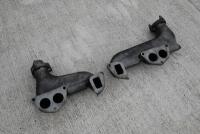 AUSTIN-HEALEY: A triple carburettor set-up to suit 3000 BN7 or BT7 models, including a crack-tested 12-port cylinder head that has never been machined, inlet valves, inlet and exhaust manifolds, triple carburettors, air cleaners and rocker cover. [Locatio - 37