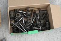 AUSTIN-HEALEY: A triple carburettor set-up to suit 3000 BN7 or BT7 models, including a crack-tested 12-port cylinder head that has never been machined, inlet valves, inlet and exhaust manifolds, triple carburettors, air cleaners and rocker cover. [Locatio - 39