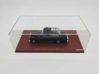 ROLLS-ROYCE: A fine 1:43 scale model by True Scale Miniatures of the 1960 Phantom V 'Canberra' as used by Her Majesty Queen Elizabeth II, in original packaging [Location: Sydney] - 4