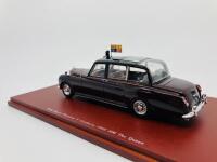 ROLLS-ROYCE: A fine 1:43 scale model by True Scale Miniatures of the 1960 Phantom V 'Canberra' as used by Her Majesty Queen Elizabeth II, in original packaging [Location: Sydney] - 6