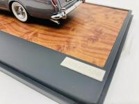 ROLLS-ROYCE: A fine 1:43 scale model by Matrix of the 1965 Silver Cloud III Flying Spur by H.J.Mulliner, Limited Edition (009 of 408) in original packaging [Location: Sydney] - 9