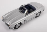 MERCEDES BENZ 300SL: A 1:18 scale 1957 Mercedes Benz 300 SL roadster, finished in silver&nbsp;paintwork - 2