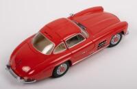 MERCEDES BENZ 300SL GULLWING: A 1:18 scale 1954&nbsp;Mercedes Benz 300 SL "Gullwing", finished in red&nbsp;paintwork - 3
