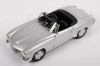 MERCEDES BENZ 190SL: A 1:18 scale 1955&nbsp;Mercedes Benz 190&nbsp;SL roadster, finished in silver&nbsp;paintwork - 2