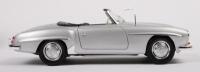 MERCEDES BENZ 190SL: A 1:18 scale 1955&nbsp;Mercedes Benz 190&nbsp;SL roadster, finished in silver&nbsp;paintwork - 4