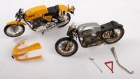 NORTON: Two 1:9 scale kit form Norton completed models, includes a Protar Norton Grand Prix 500cc and a Italeri&nbsp;Norton 750 Commando [Location: Melbourne]