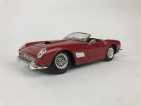 FERRARI: Three 1:18/1:16 scale Ferrari cars (NB description) - 26