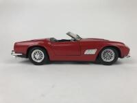 FERRARI: Three 1:18/1:16 scale Ferrari cars (NB description) - 30
