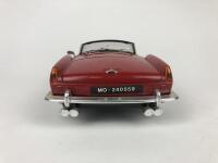 FERRARI: Three 1:18/1:16 scale Ferrari cars (NB description) - 31
