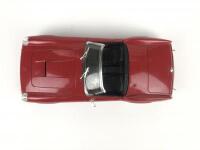 FERRARI: Three 1:18/1:16 scale Ferrari cars (NB description) - 32