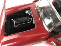FERRARI: Three 1:18/1:16 scale Ferrari cars (NB description) - 35