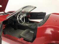 FERRARI: Three 1:18/1:16 scale Ferrari cars (NB description) - 36