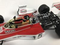 FORD: Three 1:18 scale McLaren Ford Formula 1 racing cars produced by MiniChamps (NB description) - 12