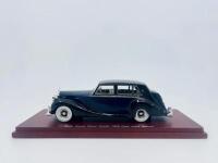 ROLLS-ROYCE: A fine 1:43 scale model by True Scale Miniatures of the 1952 Silver Wraith Saloon by Park Ward, in original packaging [Location: Sydney]