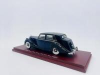 ROLLS-ROYCE: A fine 1:43 scale model by True Scale Miniatures of the 1952 Silver Wraith Saloon by Park Ward, in original packaging [Location: Sydney] - 3