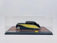 ROLLS-ROYCE: A fine 1:43 scale model by Matrix&nbsp;of the Silver Wraith&nbsp;'Empress' Saloon by Hooper,&nbsp;in original packaging [Location: Sydney] - 5