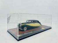 ROLLS-ROYCE: A fine 1:43 scale model by Matrix&nbsp;of the Silver Wraith&nbsp;'Empress' Saloon by Hooper,&nbsp;in original packaging [Location: Sydney] - 6