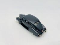 LINCOLN: A 1:43 scale model by Brooklin Models&nbsp;of the 1938 Lincoln Zephyr sedan in grey, complete with original packaging [Location: Sydney] - 4